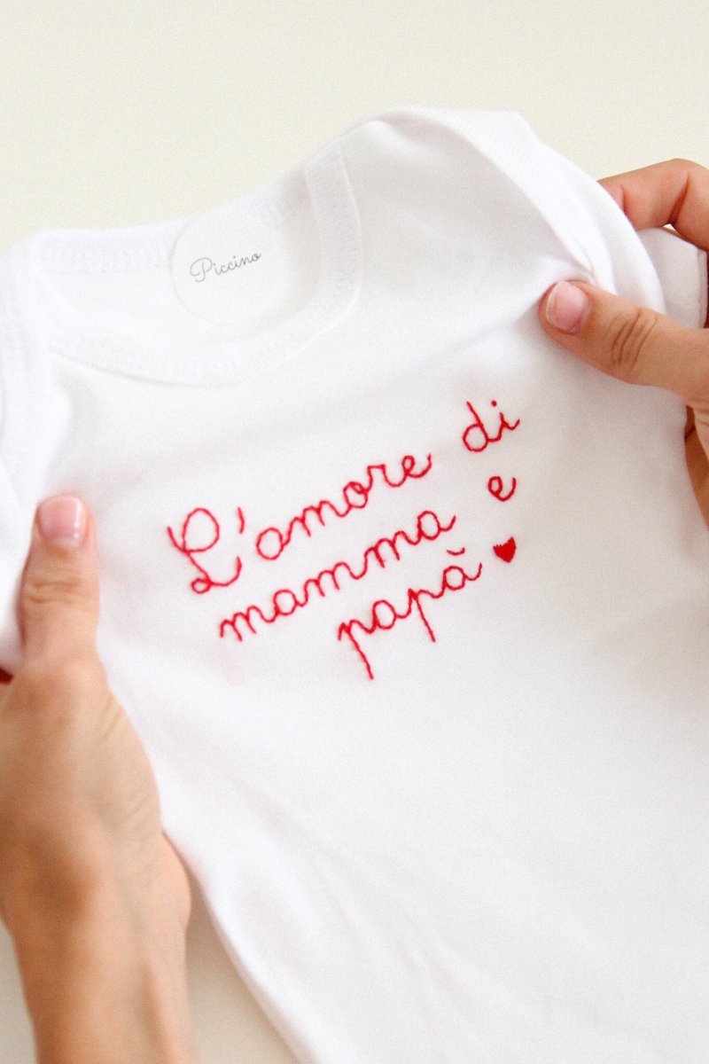 Body neonato personalizzato con frase ricamata - Piccino store